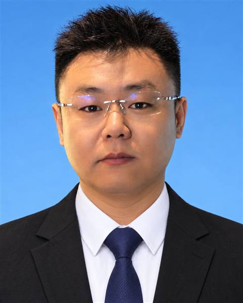 靳龙